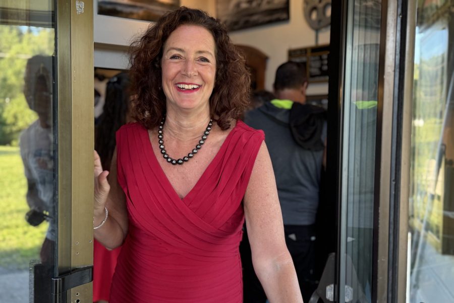 img vermontredcarpet1